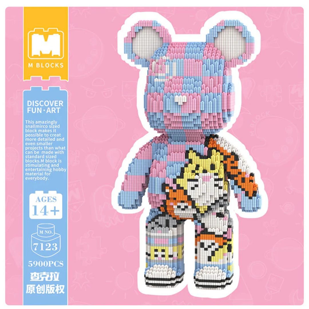 MPIN 7123 | Totoro Graffiti Bear DIY Building Block Set (5,900 Pcs) - 43cm