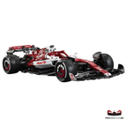 CaDA Alfa Romeo F1 Team C42 Voiture de course sous licence à l'échelle 1:8 (C64005W) - (Statique)